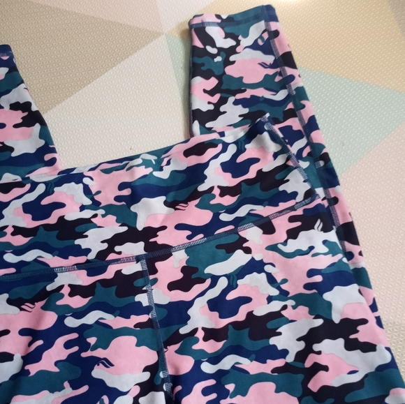 Powerhold Fabletics High rise Camo Legging size S - Picture 5 of 10